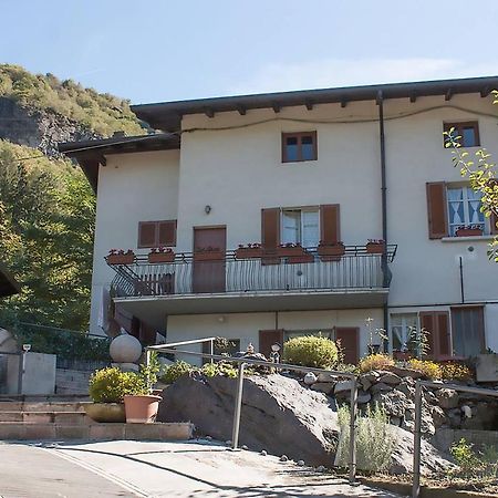 B&B Naquane 2 Capo di Ponte Bagian luar foto