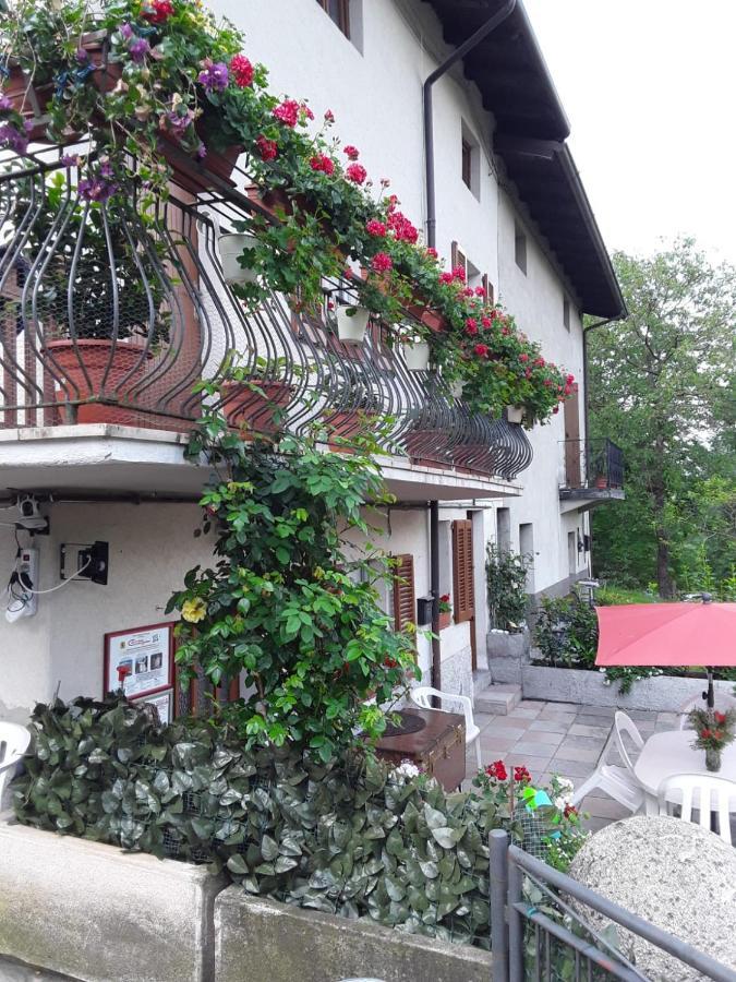 B&B Naquane 2 Capo di Ponte Bagian luar foto